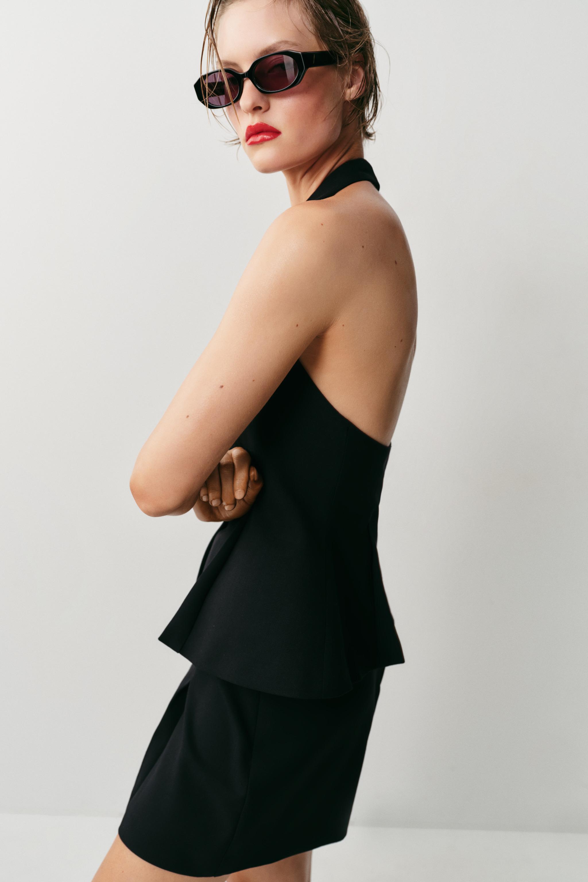 COVERED BUTTON HALTER VEST TOP